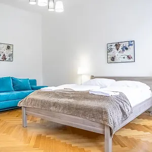 comfortable-2br-apt-near-wiener-stadthalle.vienna-besthotels.com/