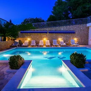 Bed & Breakfast Paula, Okrug Gornji